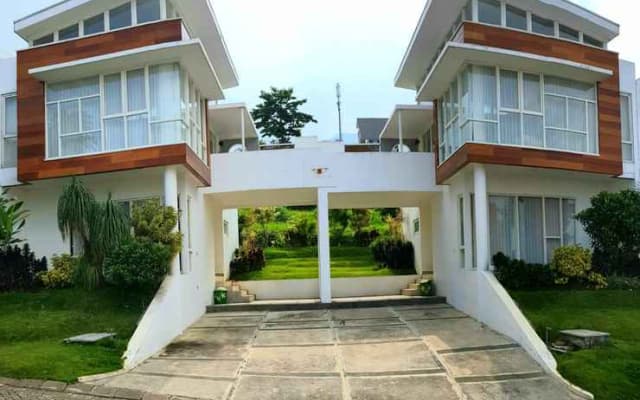 Villa Melvin Amarta Hills