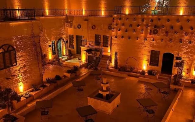 Liora Hotel