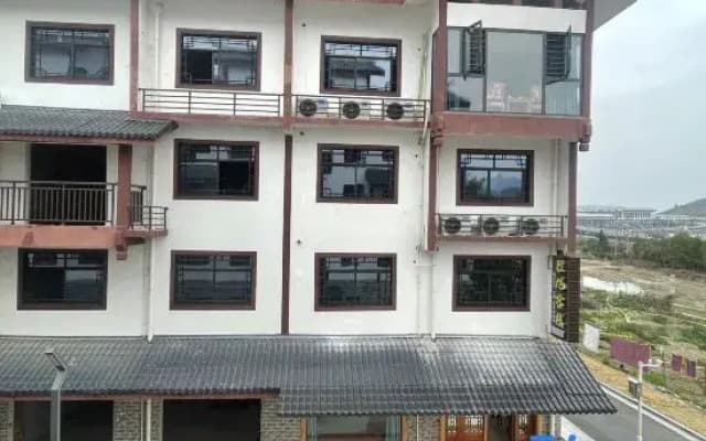 Yaxu Inn (Zhangjiajie Seventy Two Qilou High speed Railway West Station Store）