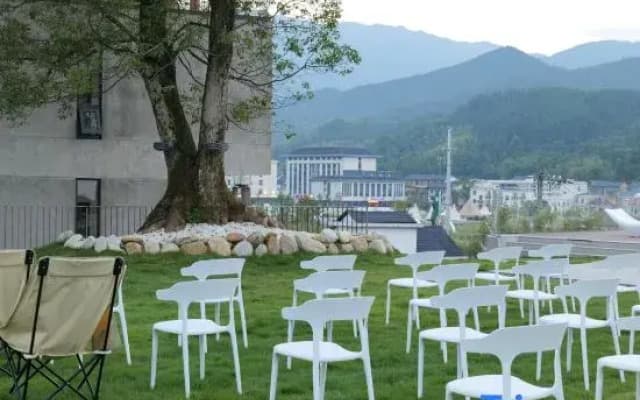 Leisure In The Mountains
