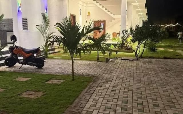 Asai surf inn Arugambay
