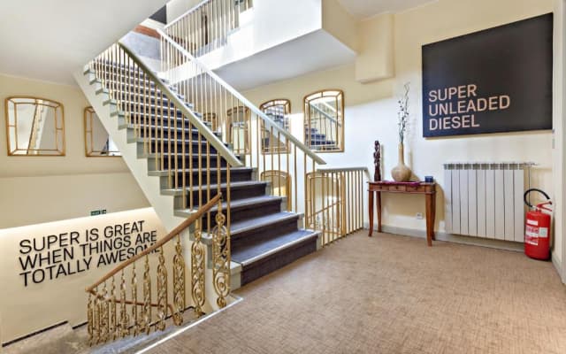 SuperB Luxury Suites