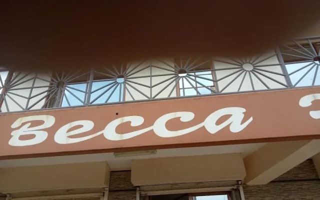 Becca Hotel Meru