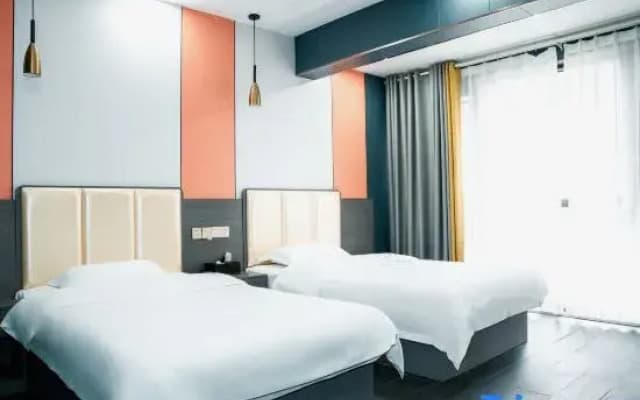 Guochang Yingge Hotel