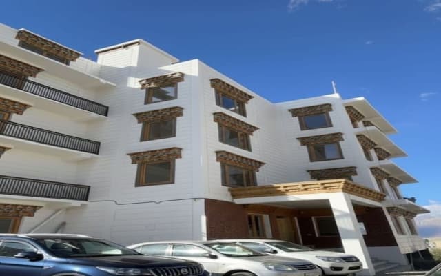 The Zurfi's Hotel
