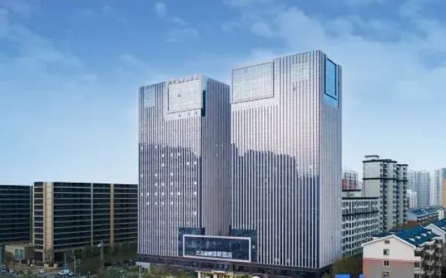 Elong Deluxe Hotel (Zhengzhou Longzihu University )