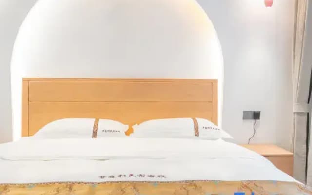 Mengtingxuan | Serene Stay ・ Jing She Elegant Residence (72 Wonder Tower Zhangjiajie West Station)