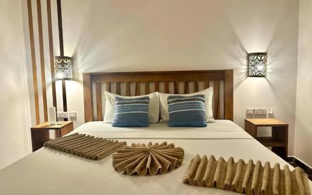 Cezere The Palm Hotel