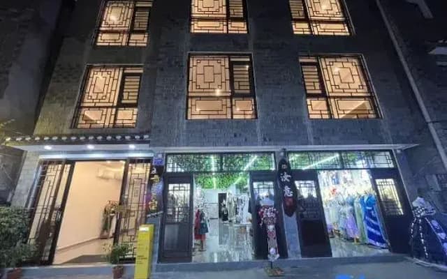 Fenghuang Luming Homestay (Nanhuamen Gate, Phoenix Ancient Town Scenic Area)