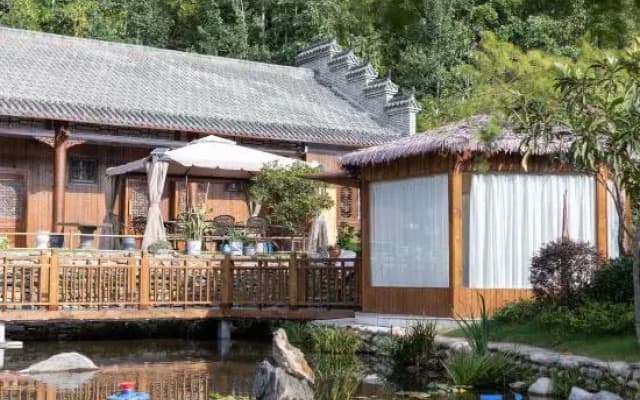 Floral Hotel·Yunshan Yue Hotel (Liuba Branch)