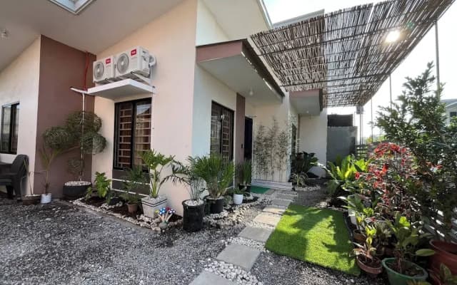 Bloomstone - 2BR Family Suite in Gensan