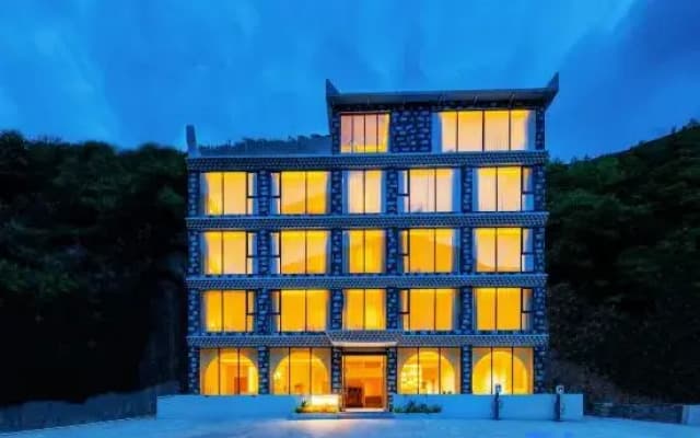 The Island private soup hotel