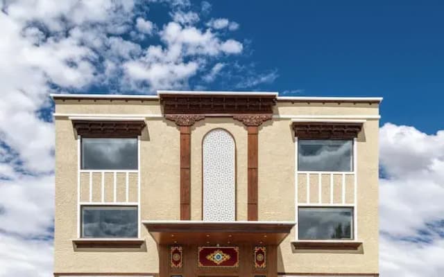 Charmwood Hotel