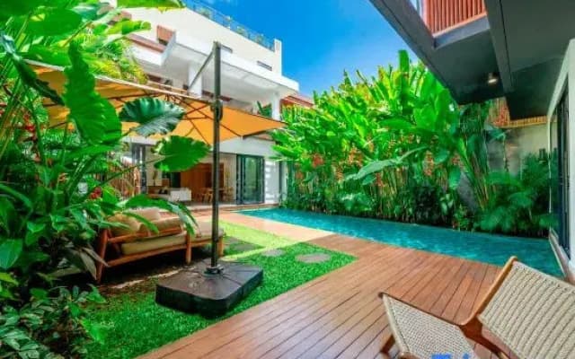 Desa Kota 4 - Designer 4BR Villa Next to Beach w Rooftop+Pool