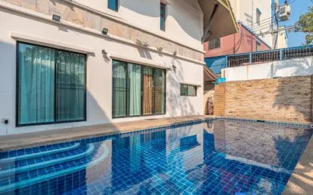 Center Pattaya 3BR Pool Villa