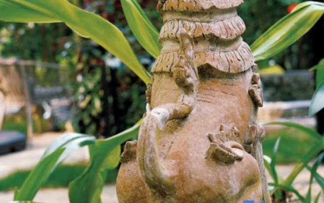Xishuangbanna Jinghong Lansha Waiyuan Forest Hot Spring Holiday Manor