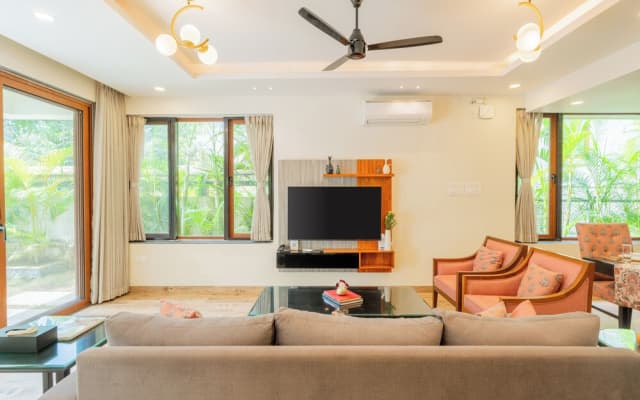 ELIVAAS Villa Valerie 3BHK Pool & Bar