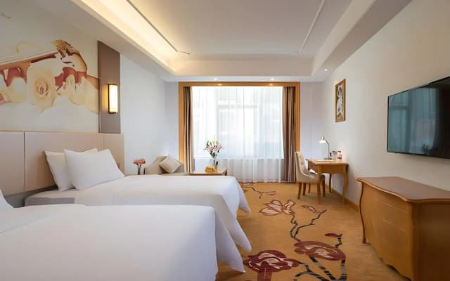 Vienna International Hotel (Huizhou High Speed Railway North Station Xing'an City)
