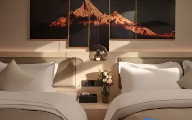 Heshe Qiongxi Beautiful Inn (Shangri-La Dukezong Ancient City Railway Station Branch)
