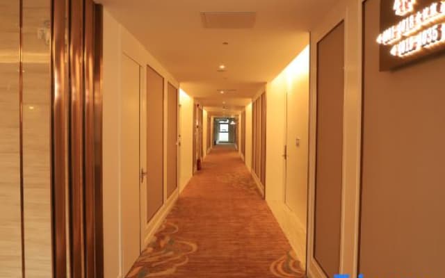 Poch Dream Hotel