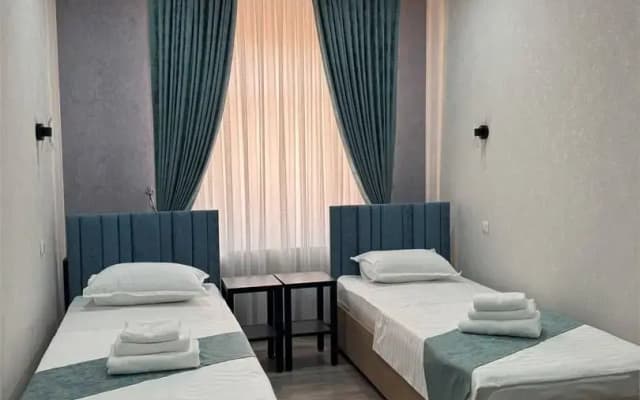 Mehran Hostel (Мехран)