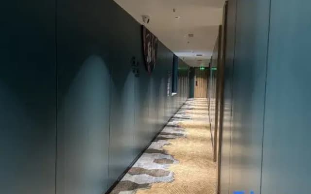 Yangzi Grey Whale Smart Hotel (Jiangyou Huopao Street)