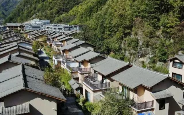 Blossom Land Zhongnan Mountain Villge