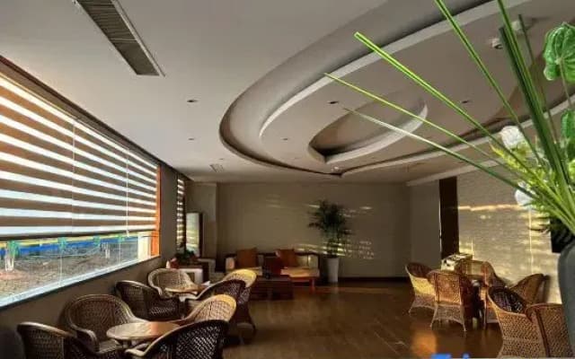 Wenfeng Hotel (Liaohe East Road)