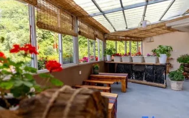 Kangding Yuelai Yuehao Homestay