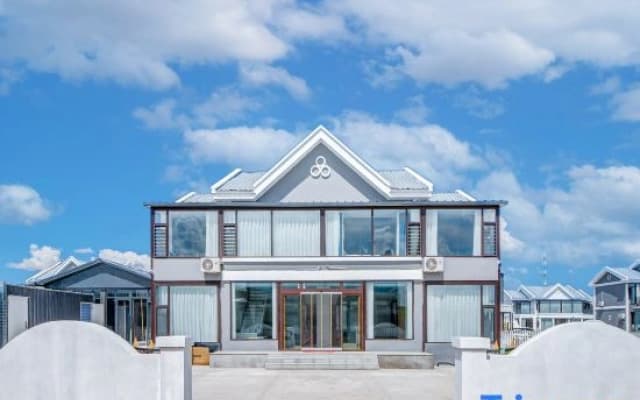 Ergun · Family Minimalist | Datu Homestay (Sunset Hilltop Meiyu Horse Racecourse)