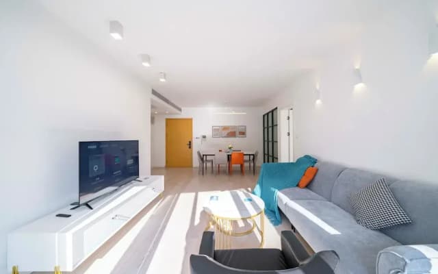 Tyms Xujiahui 2BR Apt Near Metro