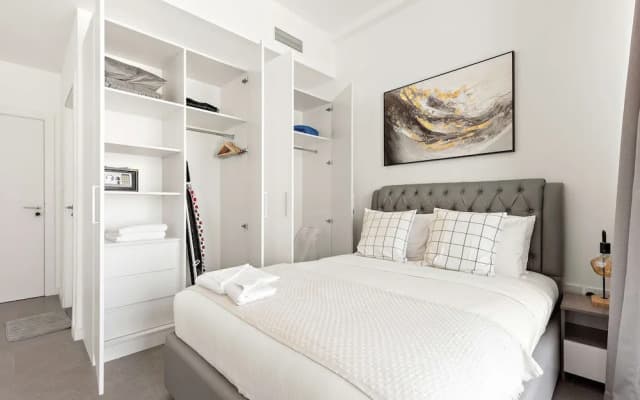 Silkhaus Chic Studio Private Beach Pixel Tower