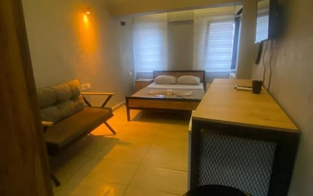 Safi̇r House