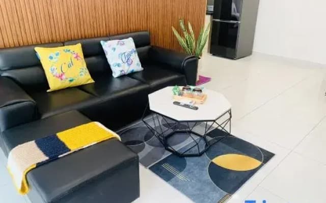 Tayastay - 1 bedroom apt at The Emerald Golf View - Pool, Gym, Near Aeon Mall and VSIP