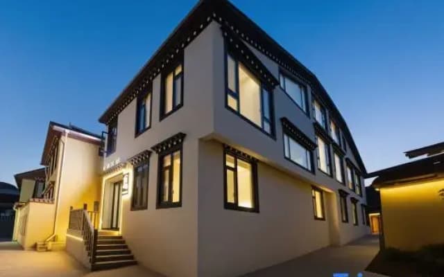 Shangri-La Moyu Boutique Stay with Scenic View (Dukezong Ancient City)