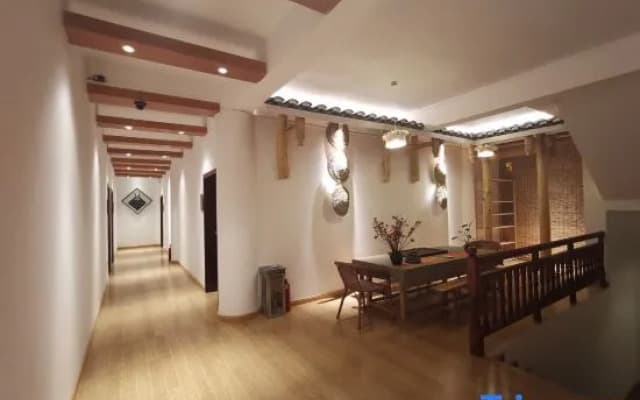 Yunke Riverside Mercure (Liuzhou Sanjiang Drum Tower Fengyu Bridge)