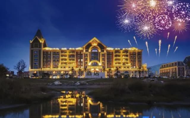 Hongrun Hot Spring Resort Hotel