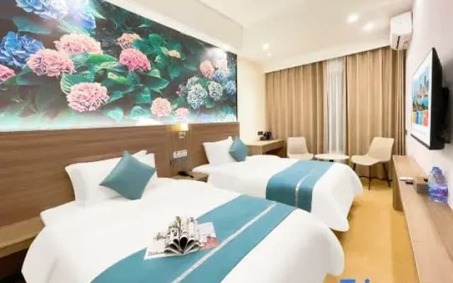 Zhaoqing Lizhi Hotel (Jinli Cultural and Sports Activity Plaza)