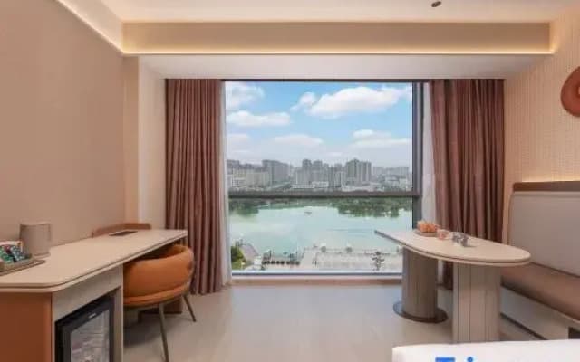 Orange Hotel (Bozhou South Lake Park Powerlong Plaza)