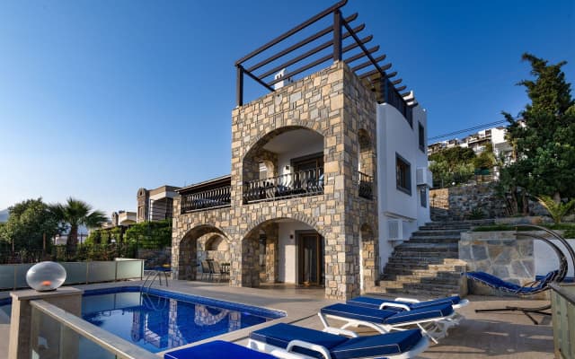 Вилла 3 Bedroom Villa with Private Pool and Sea View for Rent in Bodrum Yalıkavak BD4148