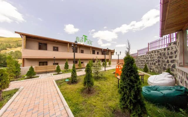 Azizyan Hotel Tsaghkadzor