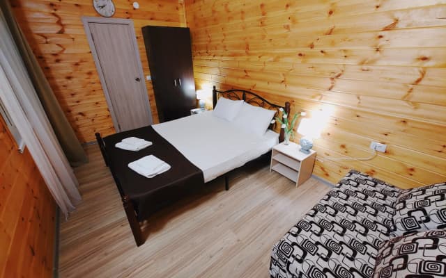 Отель  Wood Hotel Topál