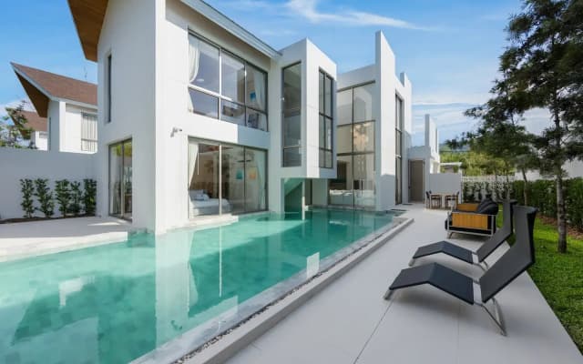 Курортный отель Wallaya Villas Bang Tao by TropicLook