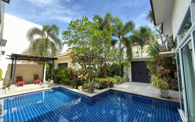 Вилла Nai Harn Family Pool 4 bdr