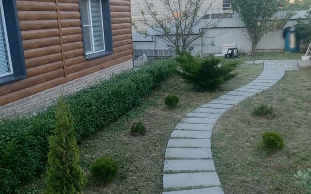 Меблированные комнаты в Коттедже с лужайкой