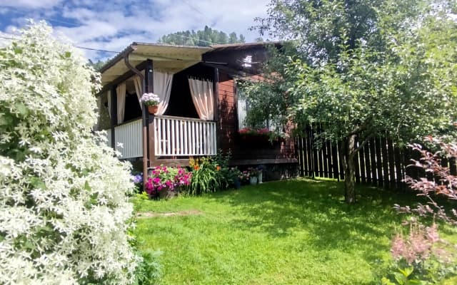 Частный дом Летний дом с видом на сад