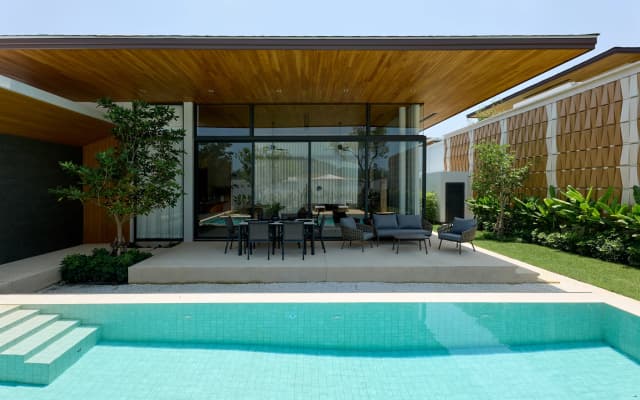 Курортный Отель Botanica Four Seasons Pool Villas by TropicLook