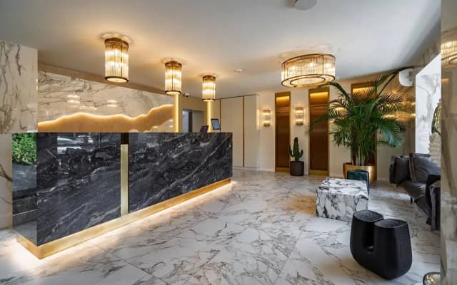 Отель BOUTIQUE HOTEL EMBARGO