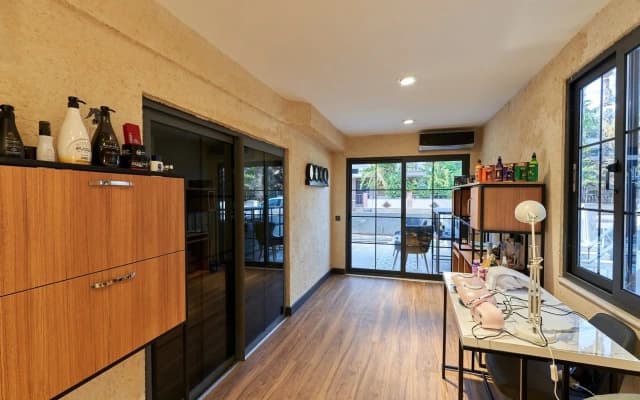 Azuu Hotel