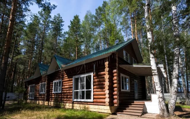 Частный дом в лесу у реки Пра с банным чаном